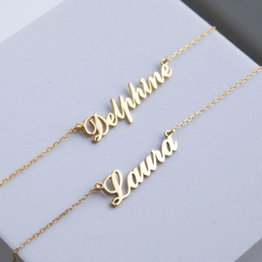 Carrie Name Necklace